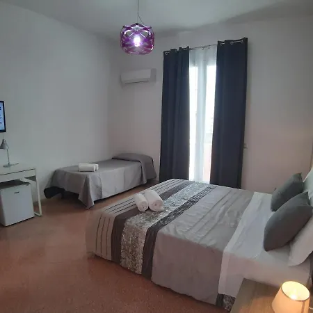 فندق مبيت وإفطار Costa Sicula أفولا